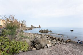 Aci Castello Seaview Apartment With Parking