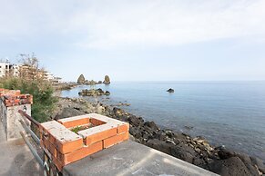 Aci Castello Seaview Apartment With Parking