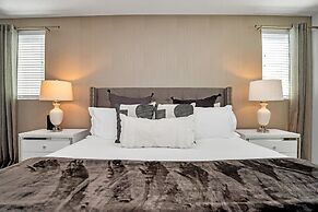 Modern Decor With Themed Rooms, With Retro Game Room and Huge Pool in 