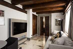 Palazzo delle Pietre Luxury Apartments