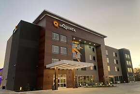 La Quinta Inn & Suites By Wyndham Galt