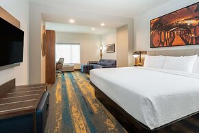La Quinta Inn & Suites By Wyndham Galt Lodi North