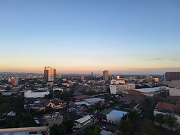The Elevated Abode - Comfycosy Studio at The Loop