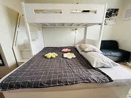 The Elevated Abode - Comfycosy Studio at The Loop