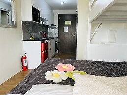 The Elevated Abode - Comfycosy Studio at The Loop