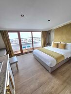 Taksim La Marino Hotel