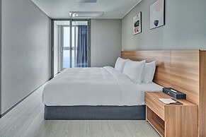 Gangneung Chonpines Ocean Suites Hotel