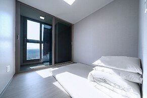 Gangneung Chonpines Ocean Suites Hotel