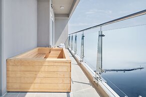 Gangneung Chonpines Ocean Suites Hotel