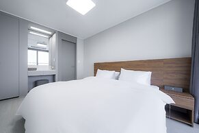 Gangneung Chonpines Ocean Suites Hotel