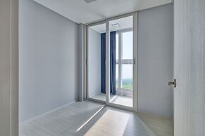 Gangneung Chonpines Ocean Suites Hotel