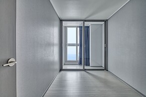 Gangneung Chonpines Ocean Suites Hotel