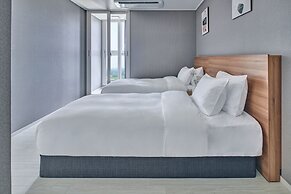 Gangneung Chonpines Ocean Suites Hotel