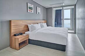 Gangneung Chonpines Ocean Suites Hotel
