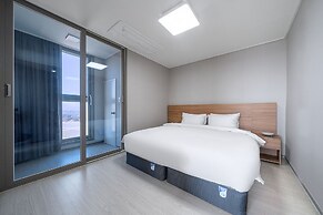 Gangneung Chonpines Ocean Suites Hotel