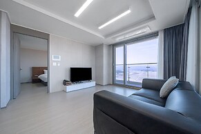 Gangneung Chonpines Ocean Suites Hotel