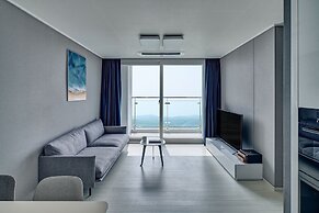 Gangneung Chonpines Ocean Suites Hotel