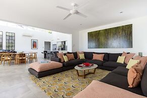 Tenterfield Beachfront Luxury 4 Bedroom Holiday Home