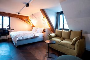 The Lubo - self check-in