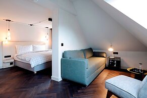 The Lubo - self check-in