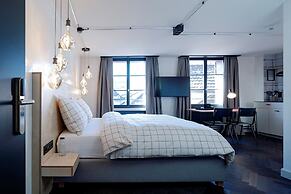 The Lubo - self check-in