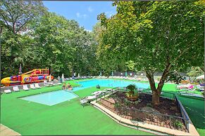 A Gatlinburg Getaway #1228