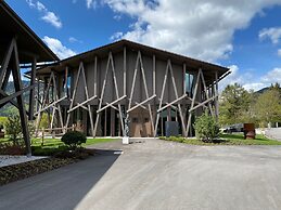 Lartor Resort