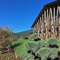 Lartor Resort
