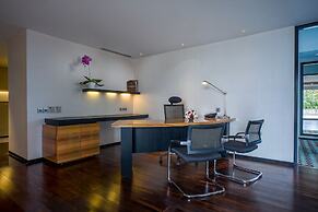 Artotel TS Suites Surabaya