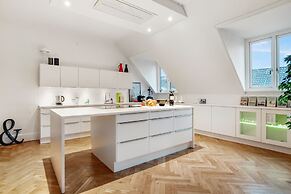 250 Sqm Smack Bang in the Center of Copenhagen