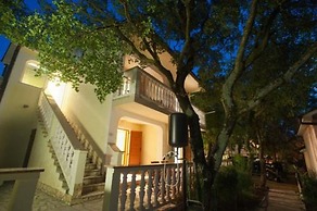 Luka - Free Parking - A2