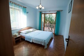 Luka - Free Parking - A2