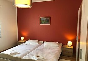 Franny - Comfortable - H