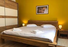 Franny - Comfortable - H