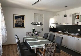 Franny - Comfortable - H