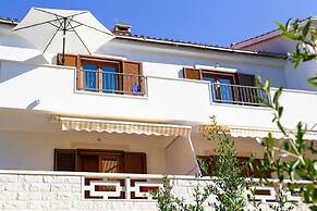 Boro - Free Parking and Grill - A1