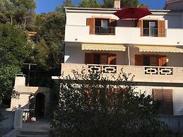 Boro - Free Parking and Grill - A1