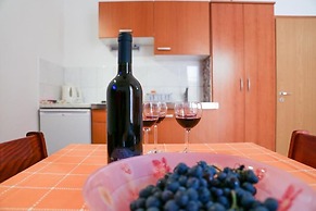 Boro - Free Parking and Grill - A1