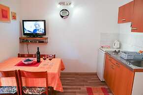 Boro - Free Parking and Grill - A1