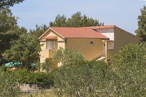 Denis - 100 m From Beach - H