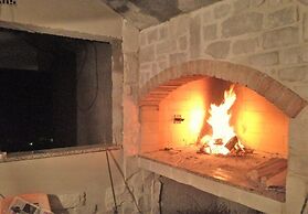 Luce - Pool and View - A1