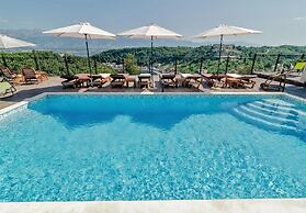 Luce - Pool and View - A1