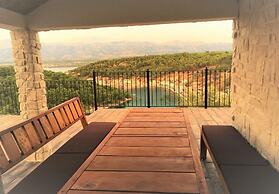 Luce - Pool and View - A1