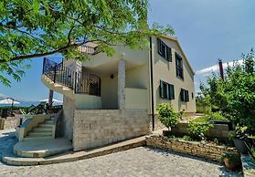 Luce - Pool and View - A1