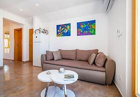 Luce - Pool and View - A1