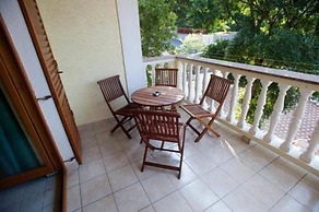 Luka - Free Parking - A4