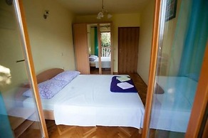 Luka - Free Parking - A4