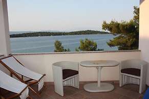 Niko - With Pool - A5