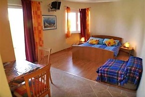 Niko - With Pool - A5