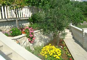 Neve - 100 m From Pebble Beach - A1